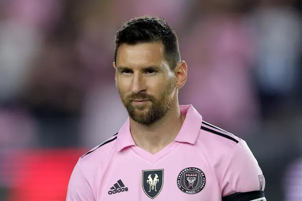 Lionel Messi llamó a Marcos Rojo (Getty)