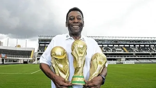 'O Rei' Pelé, otro admirador del Alberto J. Armando.