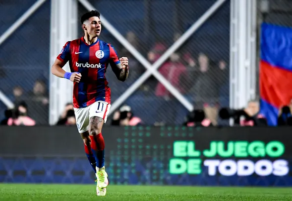 Boca no se baja por Adam Bareiro. (Getty) 