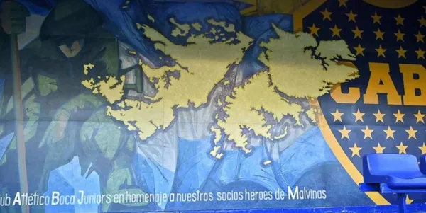El mural de Malvinas ubicado en La Bombonera.