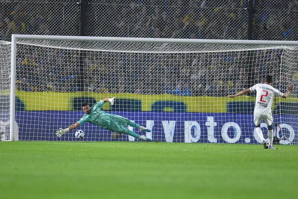 Romero, volando en La Bombonera