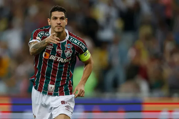 Nino sufrió un esguince de rodilla y encendió las alarmas en Fluminense