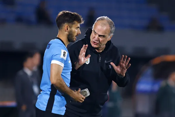 Marcelo Bielsa y Saracchi en Uruguay (Getty Images)