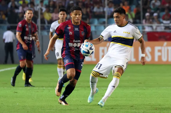 Luca Langoni en el duelo ante Monagas en Venezuela. (Getty)