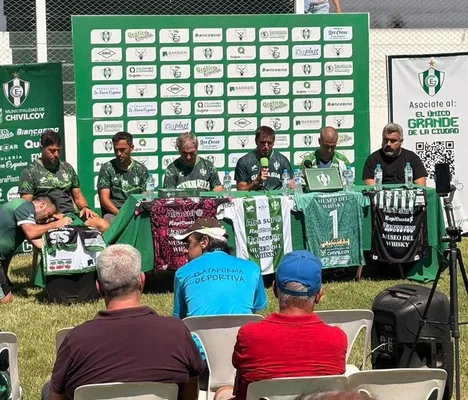 Gimnasia de Chivilcoy presentó sus nuevas camisetas