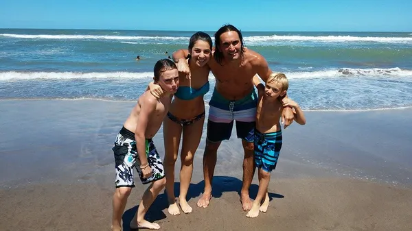 Diego Martínez y algunos de sus sobrinos.