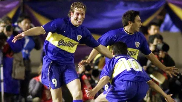 Martín Palermo festeja uno de sus goles ante el Real Madrid, en la Intercontinental del 2000