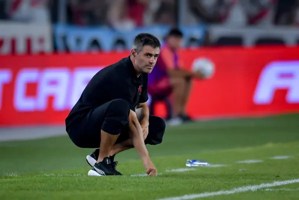 Julio Vaccari, DT de Independiente (Getty Images)