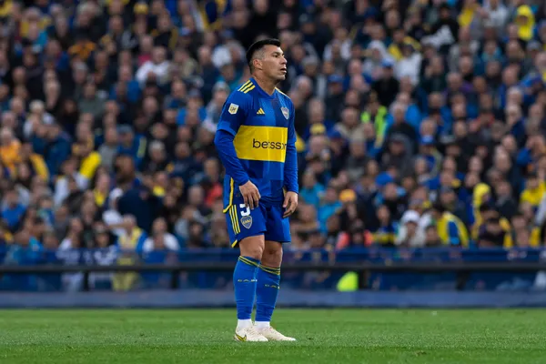 Gago no tiene en cuenta a Gary Medel. (Imago)