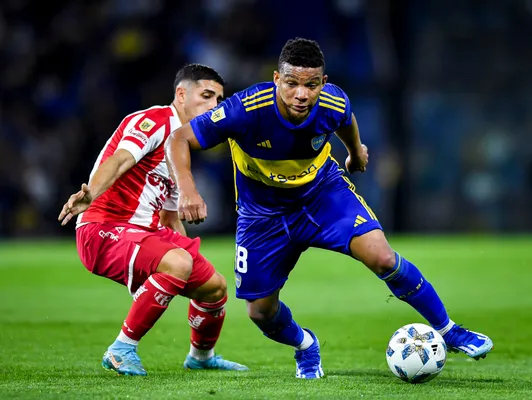 Frank Fabra podría irse de Boca. (Getty)