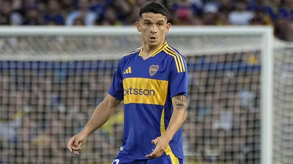 Lautaro Blanco pasó de titular indiscutido a suplente con Gago. (Imago)