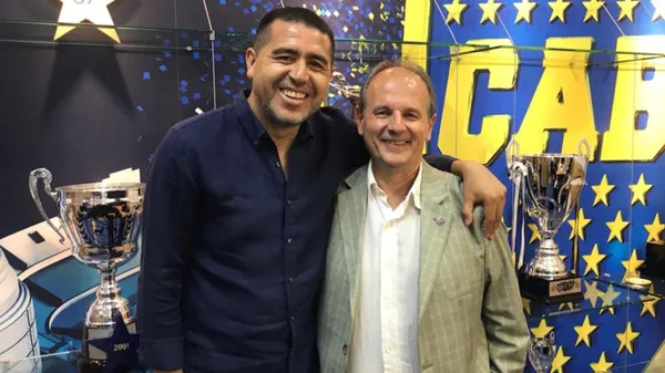 Ricardo Rosica junto a Juan Román Riquelme