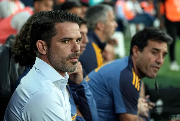 Fernando Gago sabe que tiene que meter mano. (IMAGO)