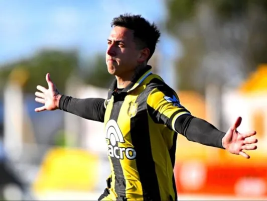 Nazareno Solís es una de las figuras en Deportivo Madryn. (Deportivo Madryn Oficial)