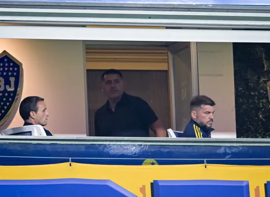 Riquelme se quedó en el palco después de la eliminación de Boca. (Getty)