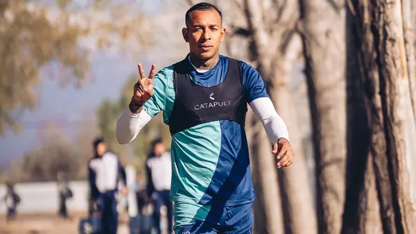Sigue la novela por Sebastián Villa. (Instagram)