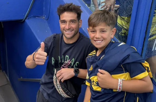 Lodeiro, presente en La Bombonera. (@marcosbonocore)