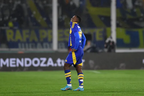 Advíncula, otra vez expulsado. (Getty)