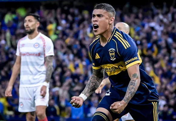 Ayrton Costa vuelve en Boca.
