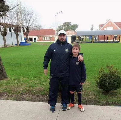 Diego Mazzilli junto a un joven Aaron Anselmino. (Instagram)