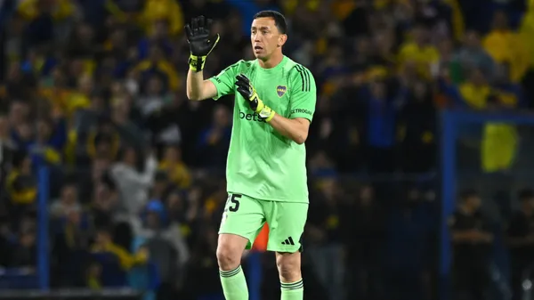 Marchesín, desgarrado: tres semanas de recuperación para el arquero.