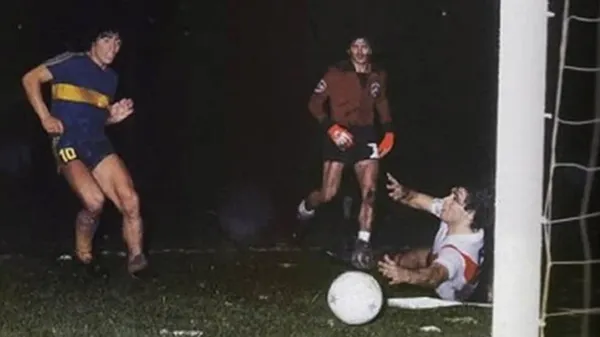 El gol inolvidable de Maradona ante River en el Superclásico de 1981.