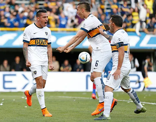 Luciano Monzón convirtió el gol del título ante Tigre en 2015, en uno de sus momentos más recordados con la camiseta de Boca. (Photo by Gabriel Rossi/LatinContent via Getty Images)