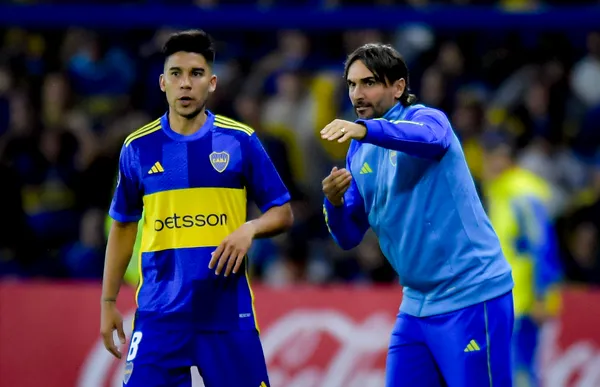 Pol Fernández junto a Martínez. (Getty)