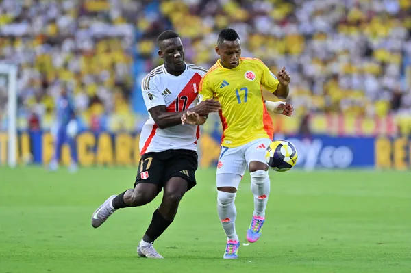 Advíncula se lesionó en Perú. (Getty)