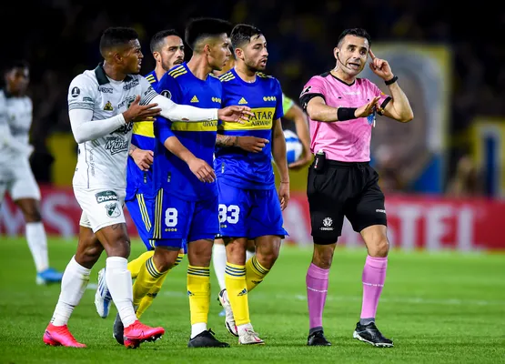 Piero Maza en el encuentro de Boca y Deportivo Cali por la Copa Libertadores 2022. (Getty)