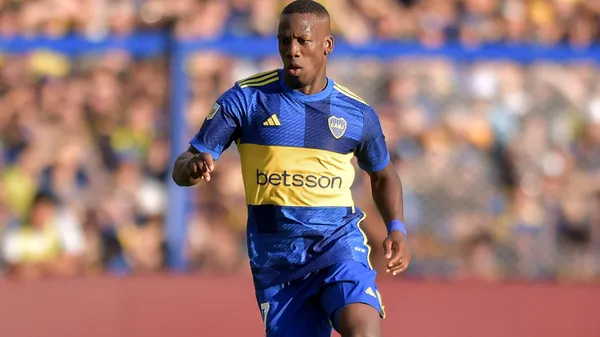 Advíncula, una de las prioridades de la dirigencia para renovar contrato. (Getty)