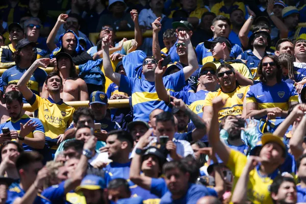 Hinchas de Boca en el Superclásico frente a River. (Getty)