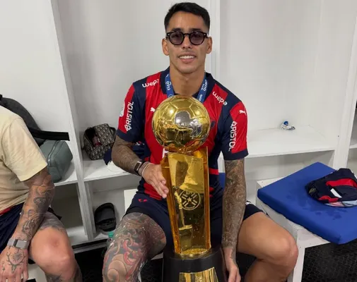 Sergio Araujo fue campeón en Paraguay. (Instagram)