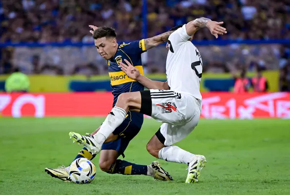 Velasco se lesionó ante Riestra y será baja en Boca al menos 2 meses. (Getty)