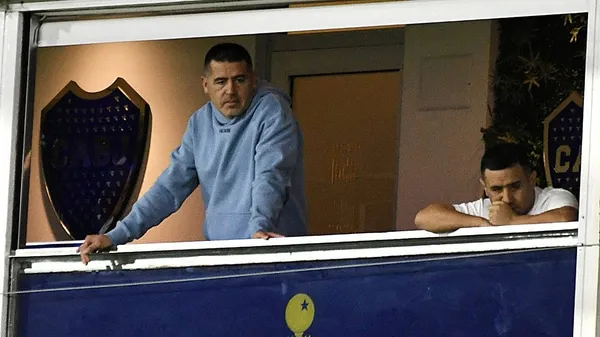 La prioridad de Boca: dos centrales y dos volantes.