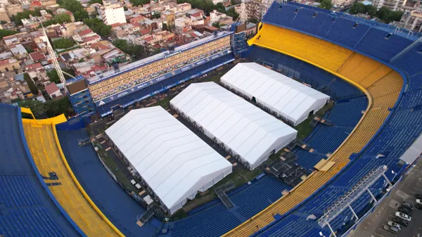 Vista aérea de La Bombonera y sus carpas