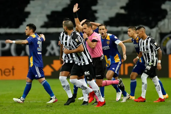 Gol de Marcelo Weigandt anulado por el VAR en Boca vs. Atlético Mineiro (Getty Images)
