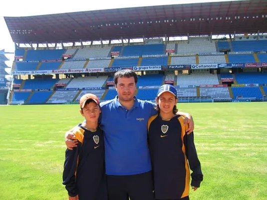 Diego Mazzilli, junto al Chimy Ávila y Leandro Paredes.