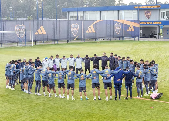 Miguel Ángel Russo trabaja contrarreloj en el Predio. (Boca Oficial)