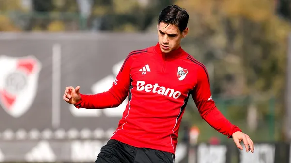 Martínez Quarta, con cuatro amarillas en River.