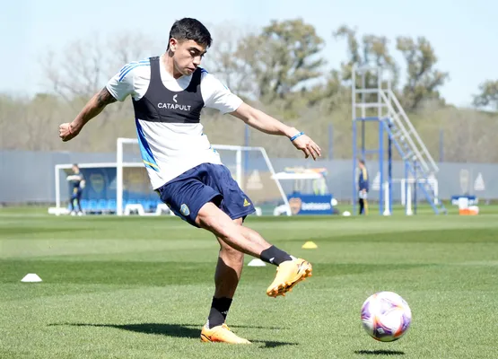 Luca Langoni en el Centro de Entrenamiento Boca Juniors (IMAGO / Photogamma)