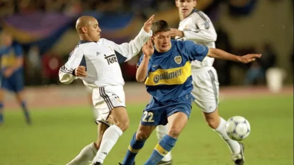 El volante jugó la final Intercontinental ante el Real Madrid en el 2000