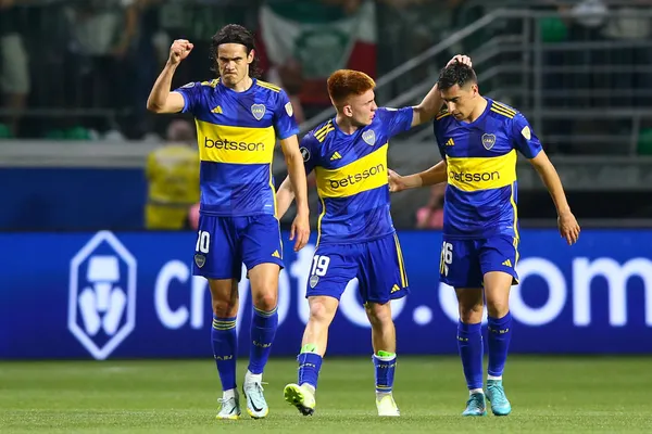 Cavani, Barco y Merentiel ante Palmeiras. (