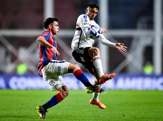 Gonzalo Maroni en el duelo ante Sao Paulo por Copa Sudamericana. (Getty)