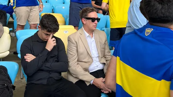 Federico Beligoy, en el Maracaná y junto a hinchas de Boca.