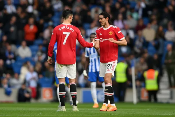 Cavani y una dura competencia con CR7 en Manchester United