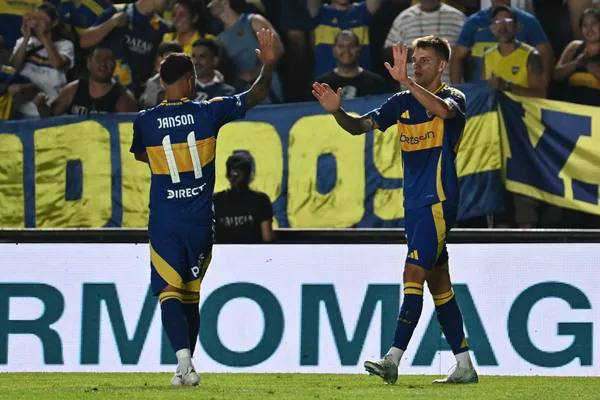 Janson y Zenón volvieron a sumar minutos con la camiseta de Boca. (Getty)