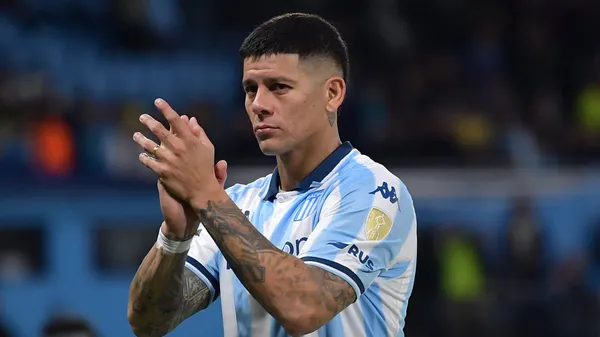 Marcos Rojo, entre los concentrados para el clásico vs. Boca. 