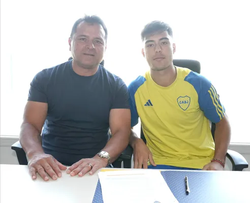 Aaron Anselmino extendió su contrato. (Prensa CABJ)