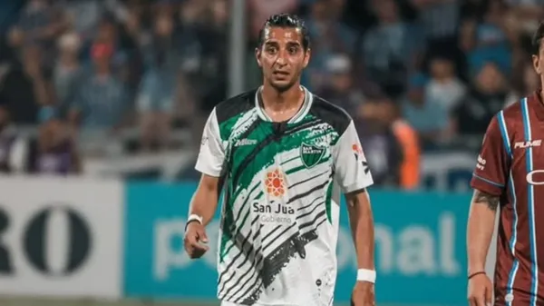 Diego González con la camiseta de San Martín de San Juan. (San Martín de San Juan Oficial)